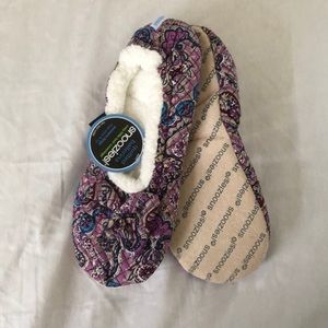 Women’s Shoe Size 9-10 Quilted Slippers